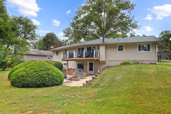 1686 Valencia, ROCKFORD, Illinois 61108, 3 Bedrooms Bedrooms, ,2 BathroomsBathrooms,House,For Sale,Valencia,202604788
