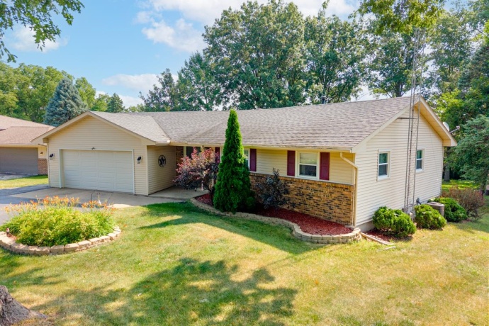 1686 Valencia, ROCKFORD, Illinois 61108, 3 Bedrooms Bedrooms, ,2 BathroomsBathrooms,House,For Sale,Valencia,202604788