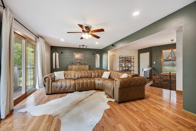 1686 Valencia, ROCKFORD, Illinois 61108, 3 Bedrooms Bedrooms, ,2 BathroomsBathrooms,House,For Sale,Valencia,202604788