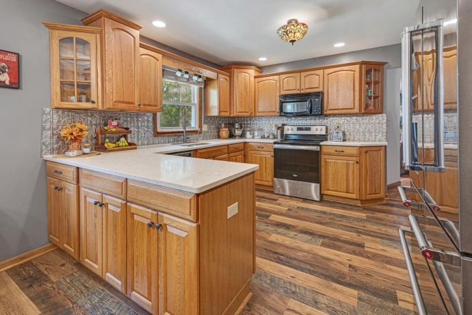 1686 Valencia, ROCKFORD, Illinois 61108, 3 Bedrooms Bedrooms, ,2 BathroomsBathrooms,House,For Sale,Valencia,202604788