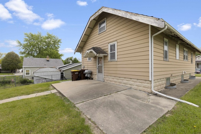 2311 Green, ROCKFORD, Illinois 61102, 2 Bedrooms Bedrooms, ,1 BathroomBathrooms,House,For Sale,Green,202602748