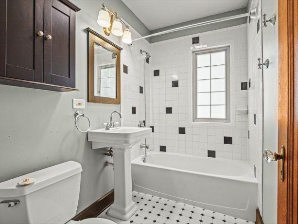 534 St Louis, ROCKFORD, Illinois 61104, 2 Bedrooms Bedrooms, ,1 BathroomBathrooms,House,For Sale,St Louis,202604273