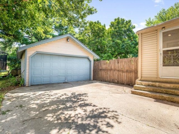 534 St Louis, ROCKFORD, Illinois 61104, 2 Bedrooms Bedrooms, ,1 BathroomBathrooms,House,For Sale,St Louis,202604273