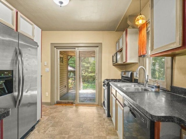 534 St Louis, ROCKFORD, Illinois 61104, 2 Bedrooms Bedrooms, ,1 BathroomBathrooms,House,For Sale,St Louis,202604273