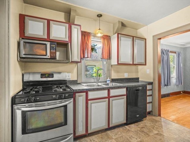 534 St Louis, ROCKFORD, Illinois 61104, 2 Bedrooms Bedrooms, ,1 BathroomBathrooms,House,For Sale,St Louis,202604273
