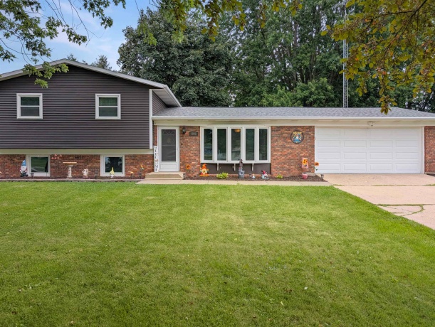 808 Virginia, LENA, Illinois 61048, 3 Bedrooms Bedrooms, ,1 BathroomBathrooms,House,For Sale,Virginia,202604796
