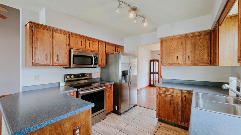 12140 Paisley, LOVES PARK, Illinois 61111, 3 Bedrooms Bedrooms, ,2 BathroomsBathrooms,House,For Sale,Paisley,202604421
