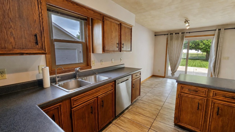 12140 Paisley, LOVES PARK, Illinois 61111, 3 Bedrooms Bedrooms, ,2 BathroomsBathrooms,House,For Sale,Paisley,202604421