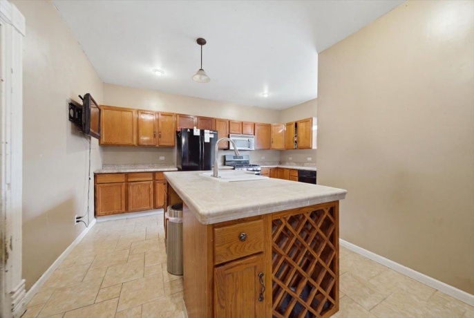 319 Hennepin, DIXON, Illinois 61021, 3 Bedrooms Bedrooms, ,1 BathroomBathrooms,House,For Sale,Hennepin,202604798