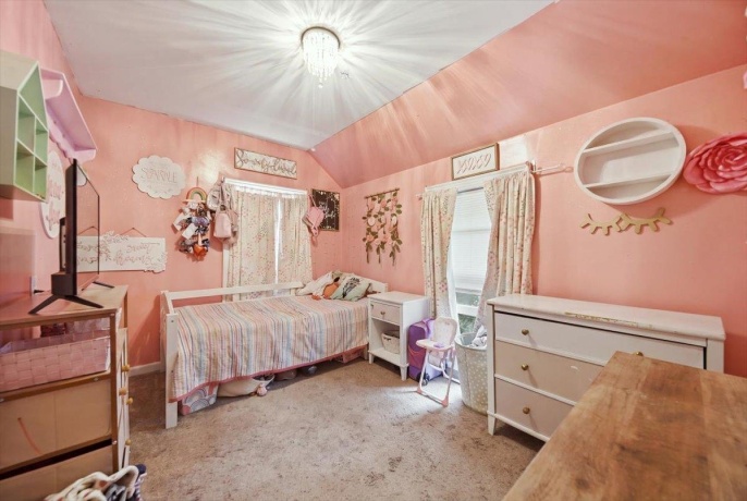 319 Hennepin, DIXON, Illinois 61021, 3 Bedrooms Bedrooms, ,1 BathroomBathrooms,House,For Sale,Hennepin,202604798