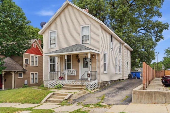 319 Hennepin, DIXON, Illinois 61021, 3 Bedrooms Bedrooms, ,1 BathroomBathrooms,House,For Sale,Hennepin,202604798