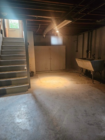 526 Barnum, ROCKFORD, Illinois 61109, 3 Bedrooms Bedrooms, ,1 BathroomBathrooms,House,For Sale,Barnum,202604801