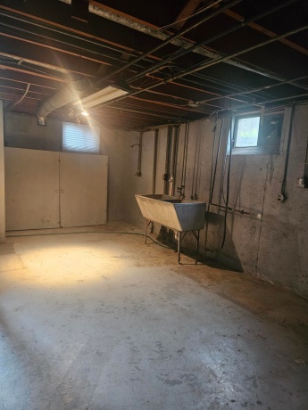 526 Barnum, ROCKFORD, Illinois 61109, 3 Bedrooms Bedrooms, ,1 BathroomBathrooms,House,For Sale,Barnum,202604801