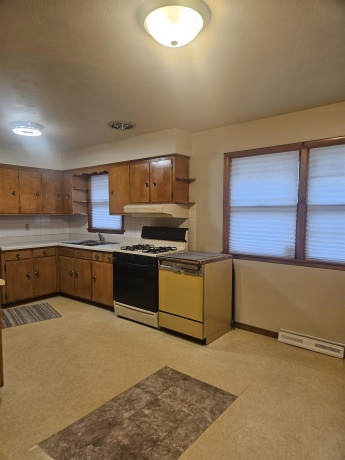 526 Barnum, ROCKFORD, Illinois 61109, 3 Bedrooms Bedrooms, ,1 BathroomBathrooms,House,For Sale,Barnum,202604801