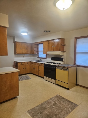 526 Barnum, ROCKFORD, Illinois 61109, 3 Bedrooms Bedrooms, ,1 BathroomBathrooms,House,For Sale,Barnum,202604801