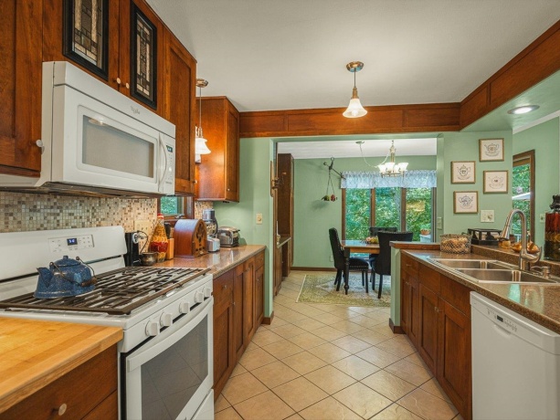 635 Hickory, LAKE SUMMERSET, Illinois 61019, 4 Bedrooms Bedrooms, ,2 BathroomsBathrooms,House,For Sale,Hickory,202604223