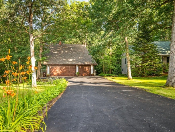 635 Hickory, LAKE SUMMERSET, Illinois 61019, 4 Bedrooms Bedrooms, ,2 BathroomsBathrooms,House,For Sale,Hickory,202604223