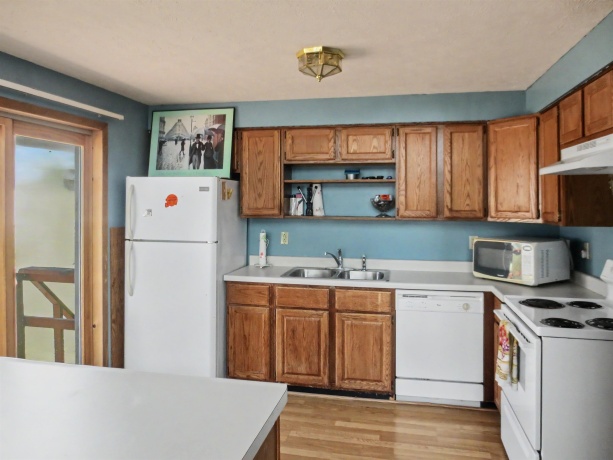 100 Candlewick, POPLAR GROVE, Illinois 61065, 3 Bedrooms Bedrooms, ,2 BathroomsBathrooms,House,For Sale,Candlewick,202604804