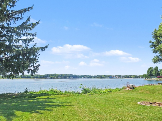 100 Candlewick, POPLAR GROVE, Illinois 61065, 3 Bedrooms Bedrooms, ,2 BathroomsBathrooms,House,For Sale,Candlewick,202604804