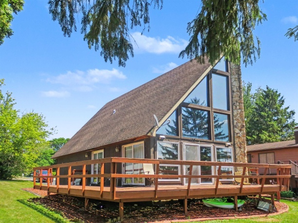 100 Candlewick, POPLAR GROVE, Illinois 61065, 3 Bedrooms Bedrooms, ,2 BathroomsBathrooms,House,For Sale,Candlewick,202604804