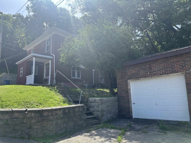 209 Quincy, SAVANNA, Illinois 61074, 3 Bedrooms Bedrooms, ,1 BathroomBathrooms,House,For Sale,Quincy,202603982