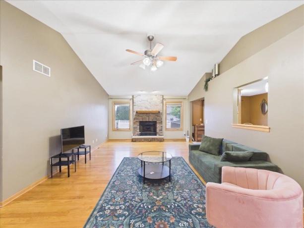 2819 Mary, BELVIDERE, Illinois 61008, 3 Bedrooms Bedrooms, ,2 BathroomsBathrooms,House,For Sale,Mary,202604811