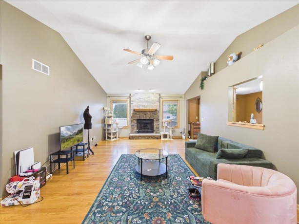 2819 Mary, BELVIDERE, Illinois 61008, 3 Bedrooms Bedrooms, ,2 BathroomsBathrooms,House,For Sale,Mary,202604811