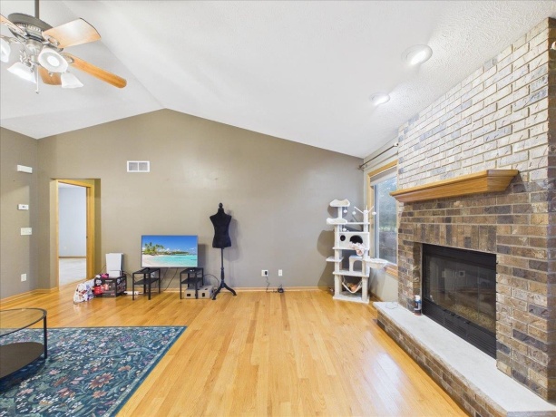 2819 Mary, BELVIDERE, Illinois 61008, 3 Bedrooms Bedrooms, ,2 BathroomsBathrooms,House,For Sale,Mary,202604811