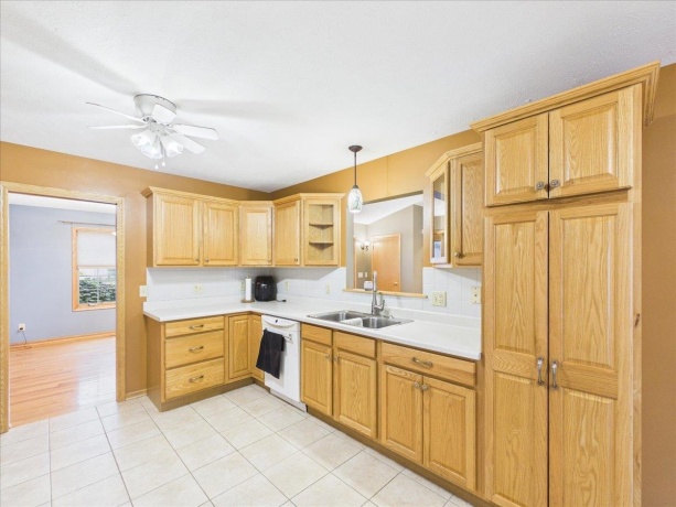 2819 Mary, BELVIDERE, Illinois 61008, 3 Bedrooms Bedrooms, ,2 BathroomsBathrooms,House,For Sale,Mary,202604811
