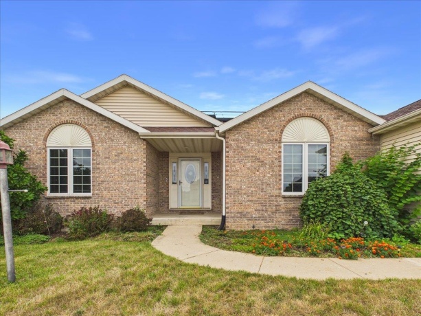 2819 Mary, BELVIDERE, Illinois 61008, 3 Bedrooms Bedrooms, ,2 BathroomsBathrooms,House,For Sale,Mary,202604811