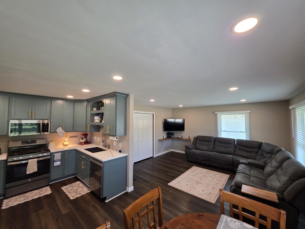 1431 Chatham, JANESVILLE, Wisconsin 53546, 3 Bedrooms Bedrooms, ,1 BathroomBathrooms,House,For Sale,Chatham,202604812