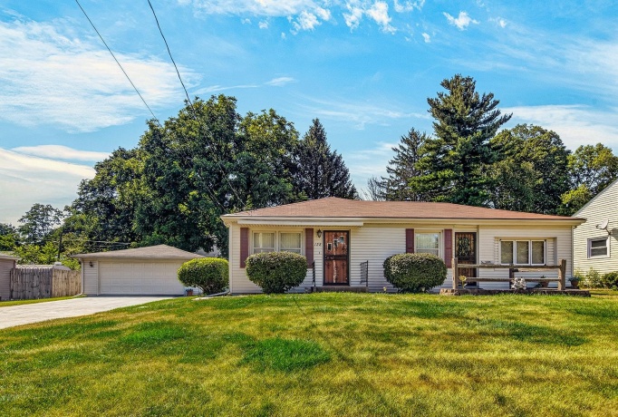 128 WARREN, ROCKFORD, Illinois 61107, 2 Bedrooms Bedrooms, ,1 BathroomBathrooms,House,For Sale,WARREN,202604813