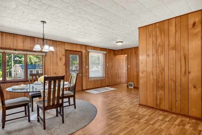 128 WARREN, ROCKFORD, Illinois 61107, 2 Bedrooms Bedrooms, ,1 BathroomBathrooms,House,For Sale,WARREN,202604813
