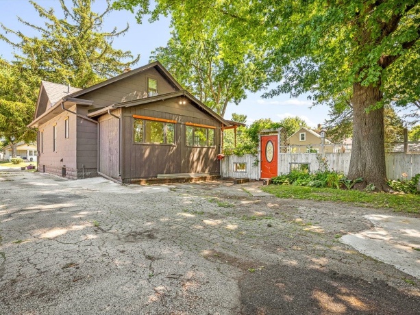 301 Grand, LOVES PARK, Illinois 61111, 2 Bedrooms Bedrooms, ,1 BathroomBathrooms,House,For Sale,Grand,202604301