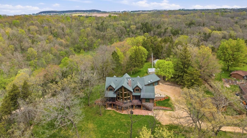 18134 Paradise Valley, DURANGO, Iowa 52039, 6 Bedrooms Bedrooms, ,5 BathroomsBathrooms,House,For Sale,Paradise Valley,202604816