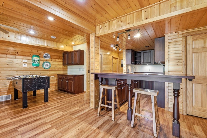 18134 Paradise Valley, DURANGO, Iowa 52039, 6 Bedrooms Bedrooms, ,5 BathroomsBathrooms,House,For Sale,Paradise Valley,202604816