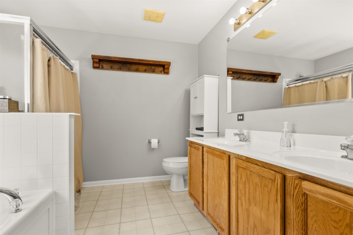 5474 WATERS BEND, BELVIDERE, Illinois 61008, 4 Bedrooms Bedrooms, ,2 BathroomsBathrooms,House,For Sale,WATERS BEND,202604820