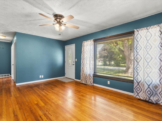 401 Belting, MACHESNEY PARK, Illinois 61115, 4 Bedrooms Bedrooms, ,1 BathroomBathrooms,House,For Sale,Belting,202604821