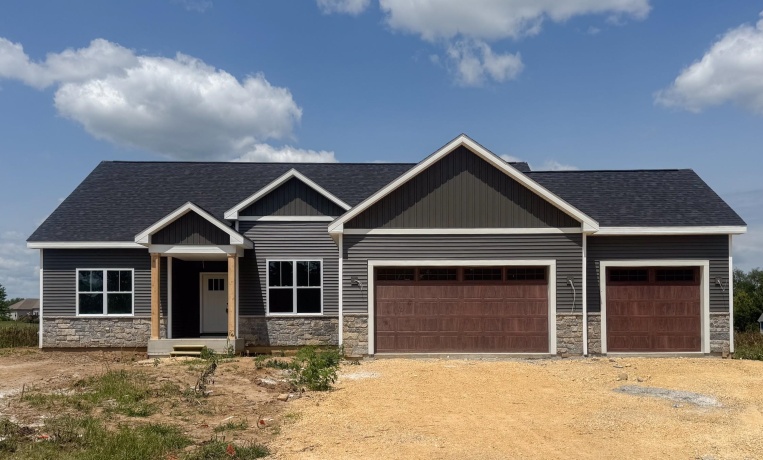 7623 Brookeborough, WINNEBAGO, Illinois 61088, 3 Bedrooms Bedrooms, ,2 BathroomsBathrooms,House,For Sale,Brookeborough,202604822