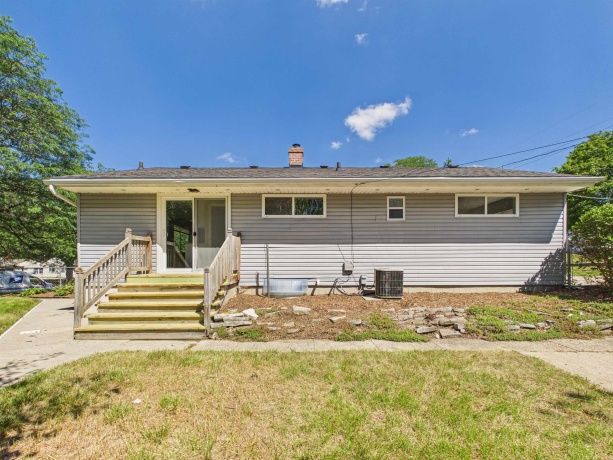 103 Skylark, ROCKFORD, Illinois 61107, 3 Bedrooms Bedrooms, ,1 BathroomBathrooms,House,For Sale,Skylark,202604823