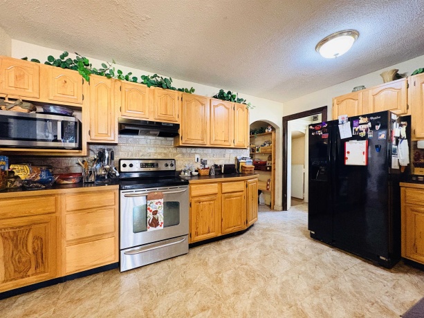 901 Parkview, ROCKFORD, Illinois 61107, 4 Bedrooms Bedrooms, ,1 BathroomBathrooms,House,For Sale,Parkview,202604825