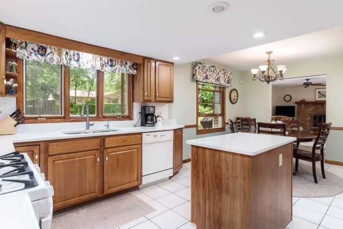 3342 Montlake, ROCKFORD, Illinois 61114, 4 Bedrooms Bedrooms, ,2 BathroomsBathrooms,House,For Sale,Montlake,202604826
