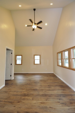 307 LaRue, Streator, Illinois 61364, 2 Bedrooms Bedrooms, ,1 BathroomBathrooms,House,For Sale,LaRue,202603364