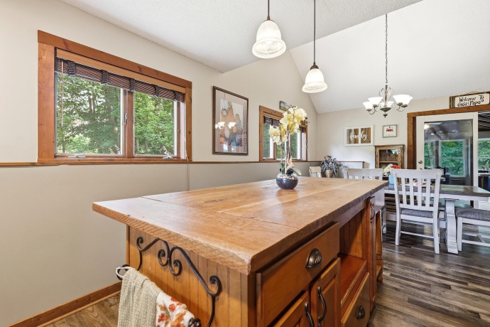 7 Harvest, GALENA, Illinois 61036, 3 Bedrooms Bedrooms, ,2 BathroomsBathrooms,House,For Sale,Harvest,202604827
