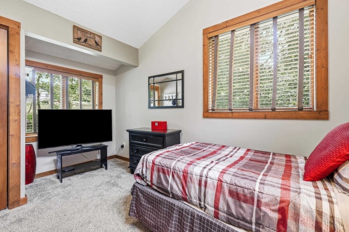 7 Harvest, GALENA, Illinois 61036, 3 Bedrooms Bedrooms, ,2 BathroomsBathrooms,House,For Sale,Harvest,202604827