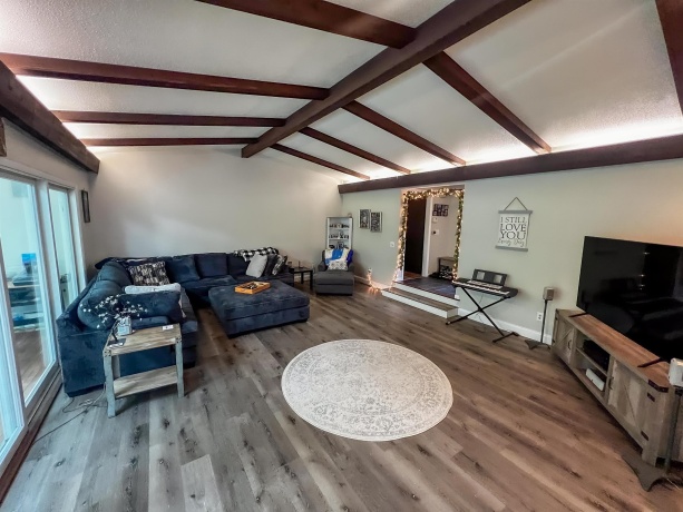 916 Town Line, LEAF RIVER, Illinois 61047, 4 Bedrooms Bedrooms, ,3 BathroomsBathrooms,House,For Sale,Town Line,202604828