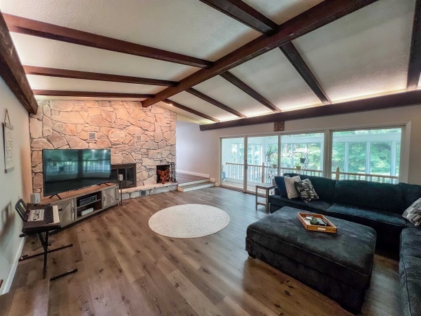916 Town Line, LEAF RIVER, Illinois 61047, 4 Bedrooms Bedrooms, ,3 BathroomsBathrooms,House,For Sale,Town Line,202604828