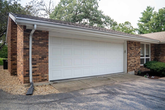 916 Town Line, LEAF RIVER, Illinois 61047, 4 Bedrooms Bedrooms, ,3 BathroomsBathrooms,House,For Sale,Town Line,202604828