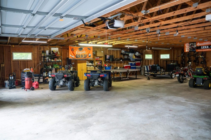 916 Town Line, LEAF RIVER, Illinois 61047, 4 Bedrooms Bedrooms, ,3 BathroomsBathrooms,House,For Sale,Town Line,202604828