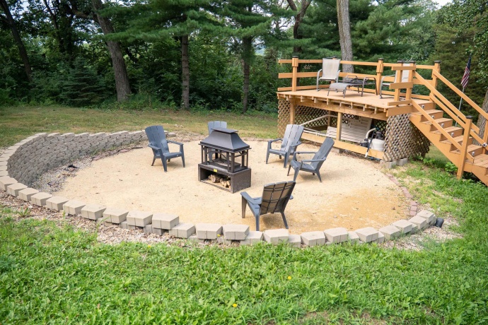 916 Town Line, LEAF RIVER, Illinois 61047, 4 Bedrooms Bedrooms, ,3 BathroomsBathrooms,House,For Sale,Town Line,202604828